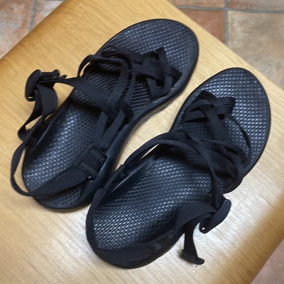 Size 6 Women's Black Chacos - Picture 4 of 5